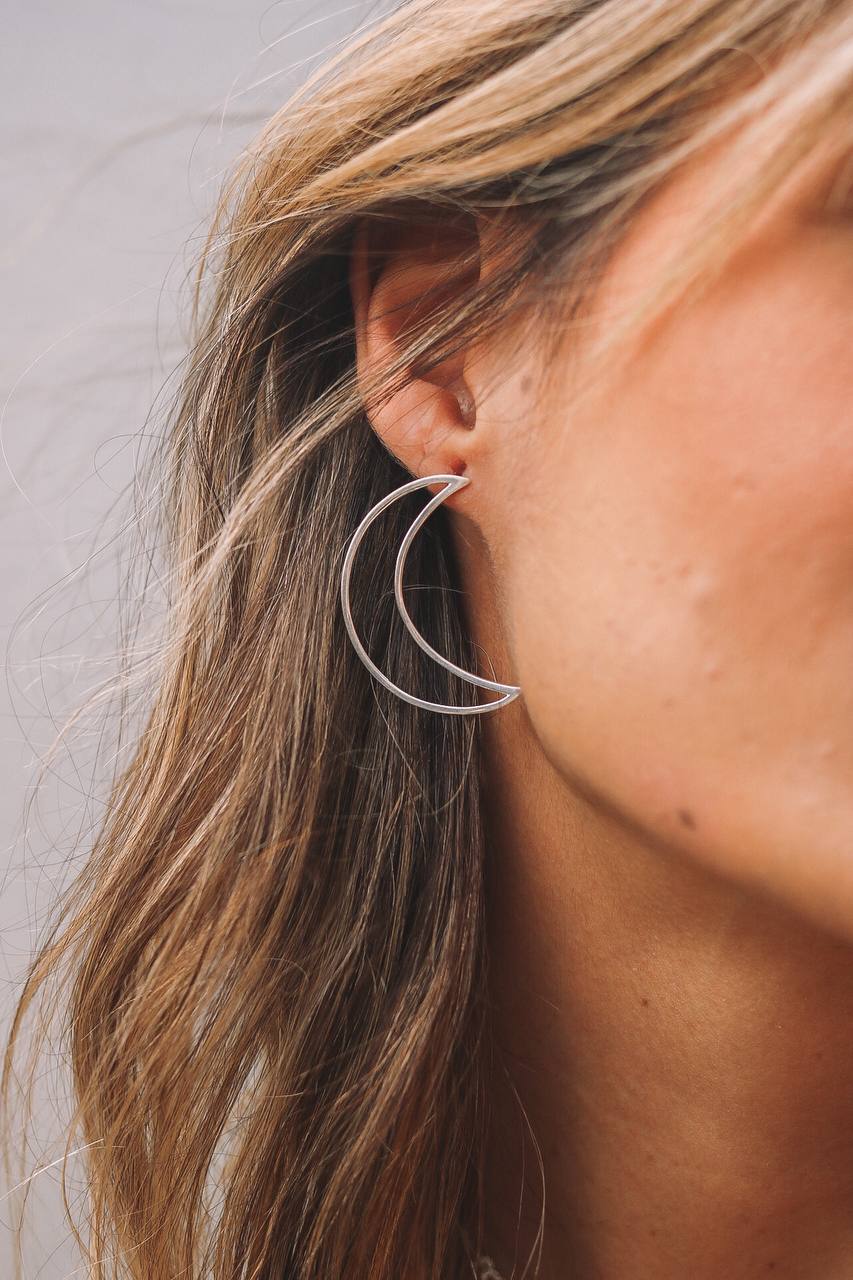 Moon silhouette earring