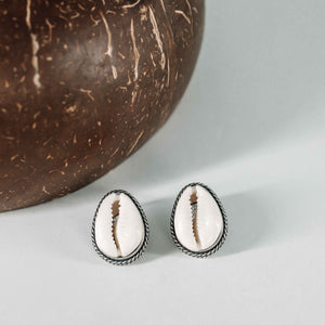 Natural Buzio shell earring