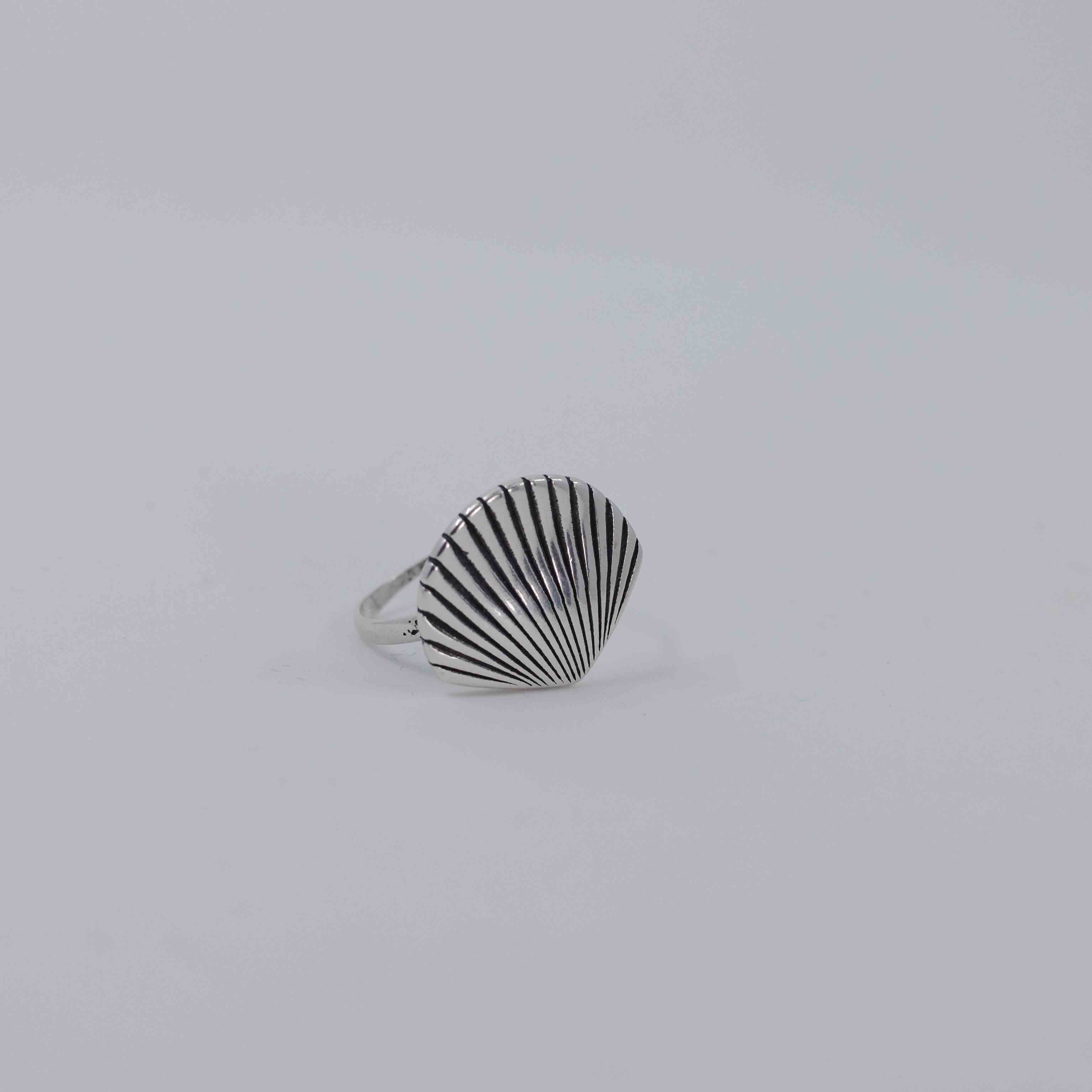 Big Seashell ring