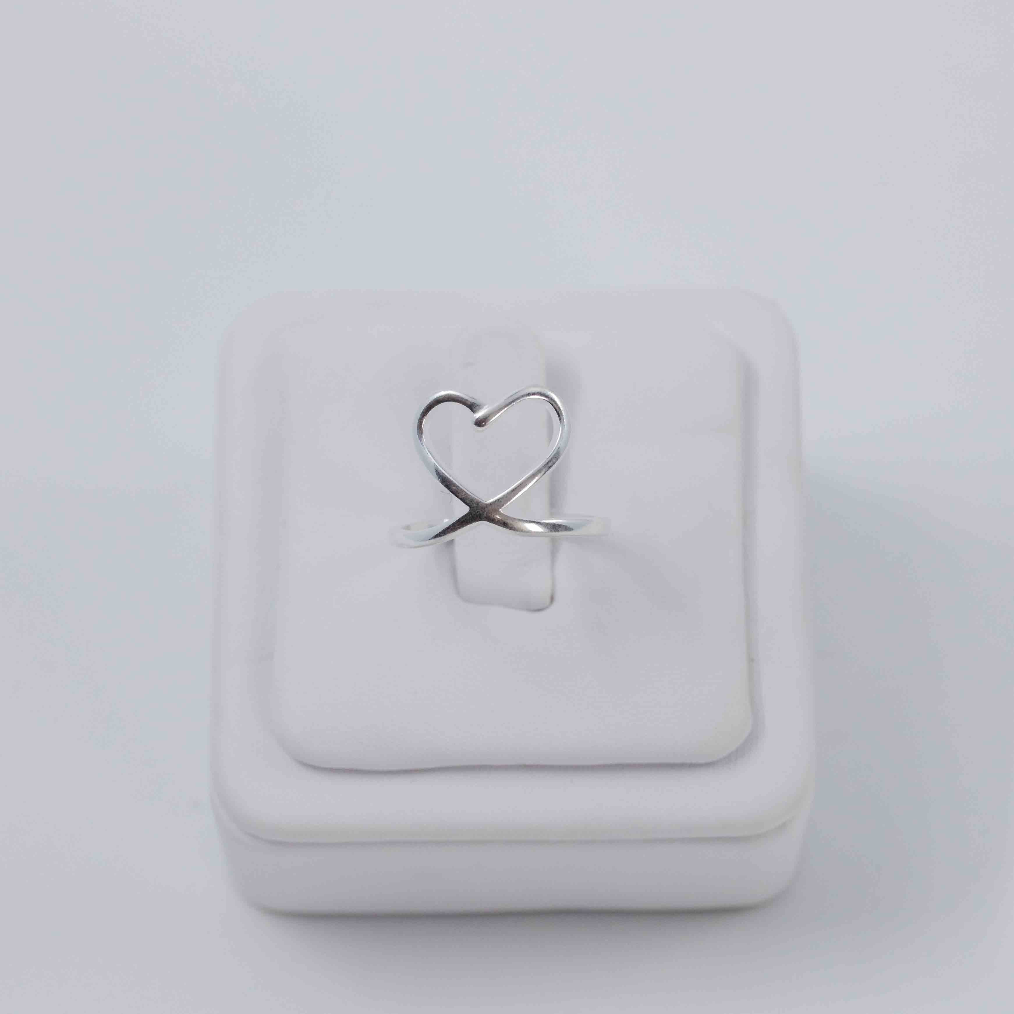 Loop Heart silver ring