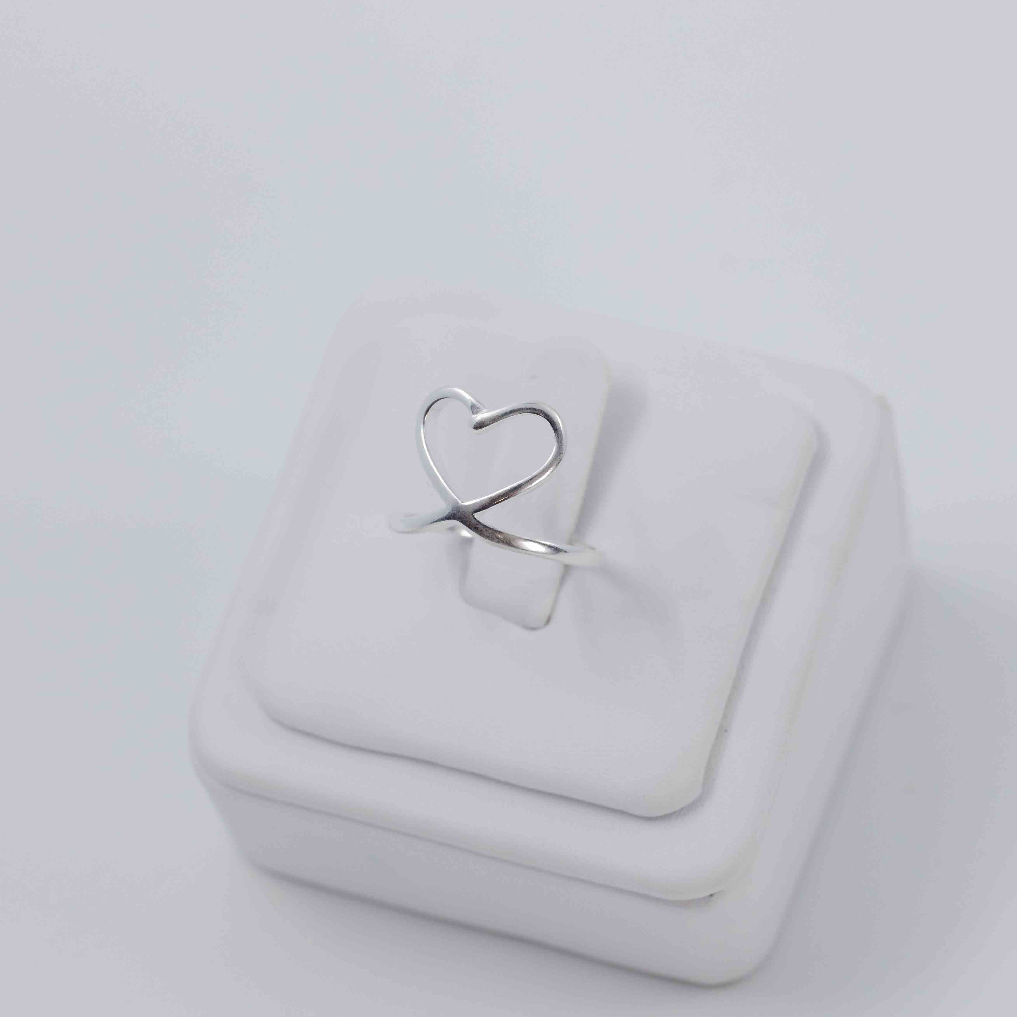 Loop Heart silver ring