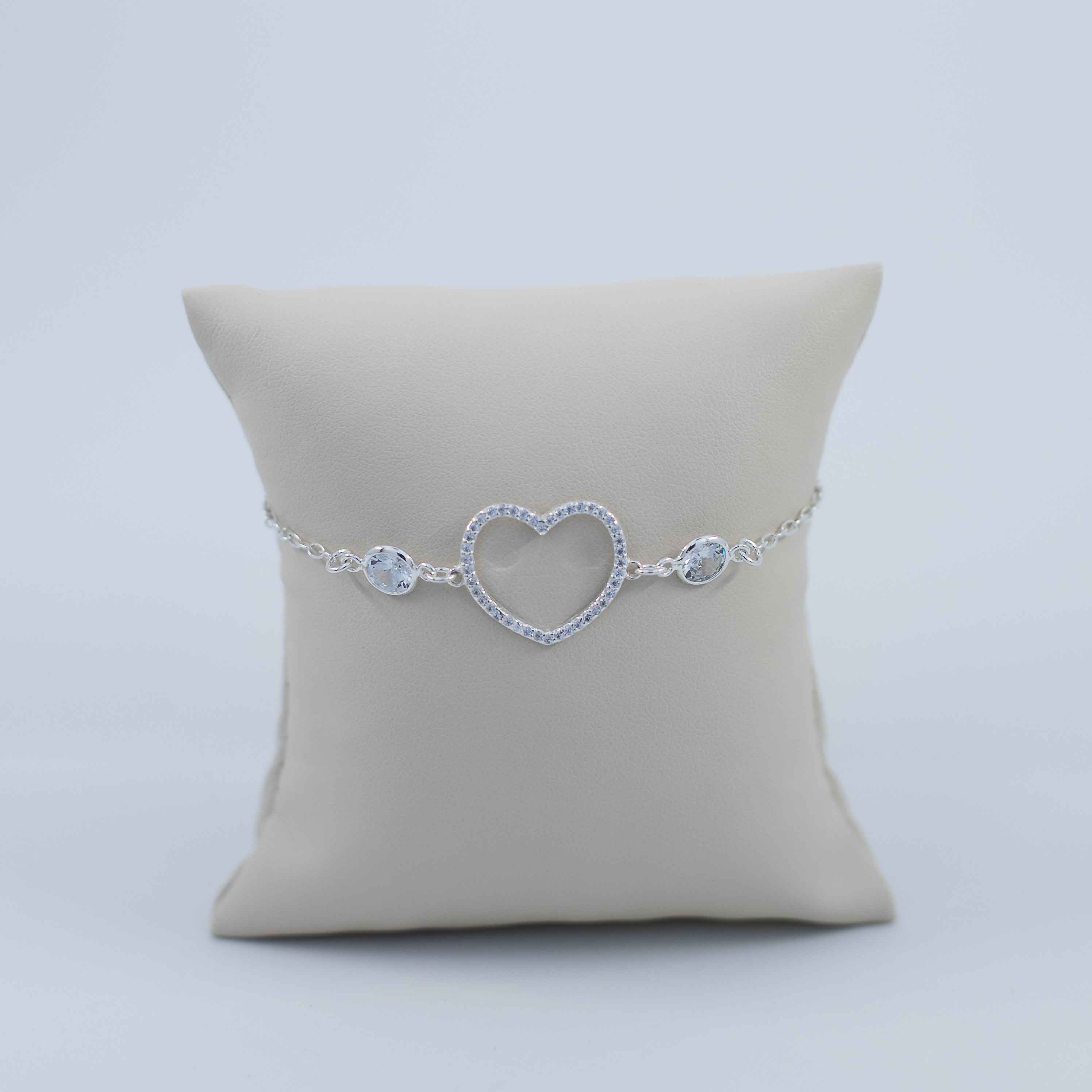 Heart paved zirconia bracelet