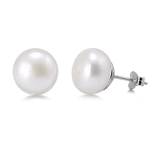 White fresh pearl earring
