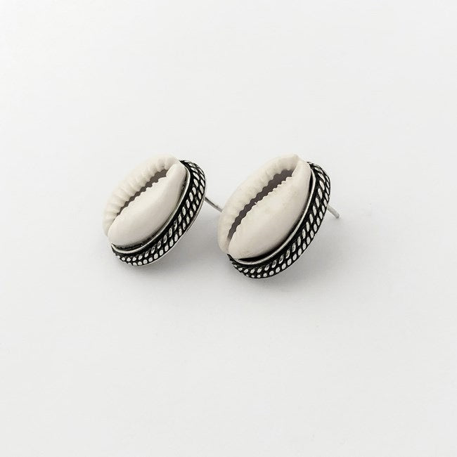 Natural Buzio shell earring